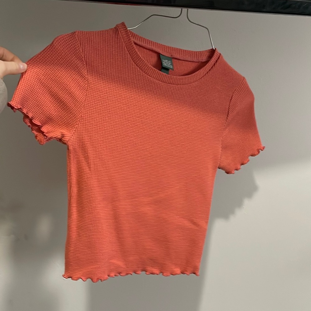 Short sleeve peach.